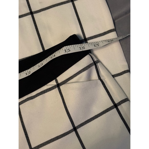 Express Editor Pants, White & Black Windowpane Plaid, 6R - Picture 5 of 6